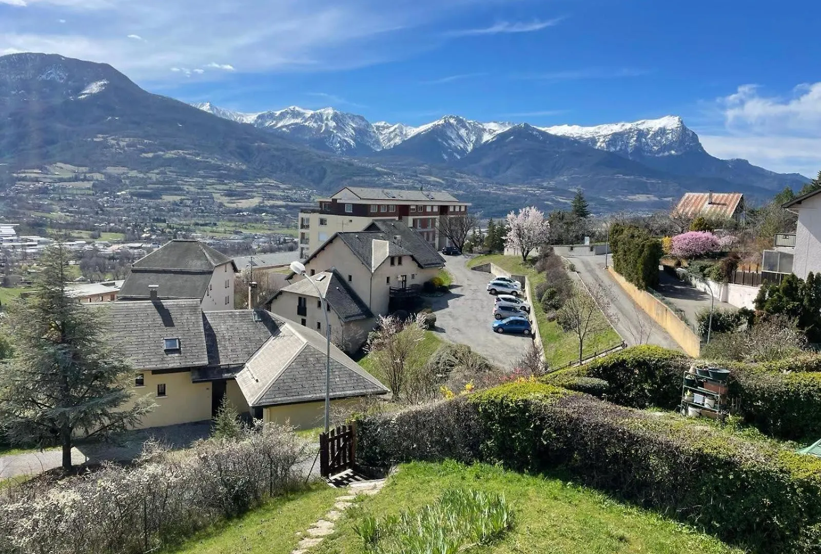 Cosy Studio - Vue Imprenable Sur Les Montagnes Embrun Apartment