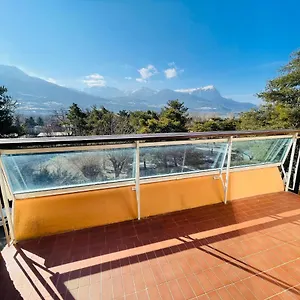 Appartement Rénové à 200m De La + Garage, Embrun